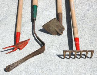 Vintage GARDEN Lawn TOOLS by UNION Lot of 4 HOE Rake WEED/GRASS CUTTER 