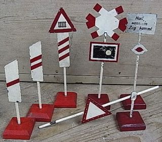 WGU04 * GORGEOUS LOT OF ANTIQUE TOY TRAFFIC TRAIN ROAD SIGNS * GERMAN 