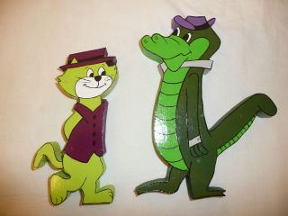 Lot of 2 Wall Hangings   Top Cat and Wally Gator   Made of Wood 