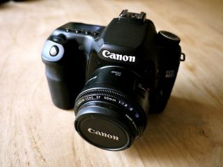 Canon EOS 40D 10.1 MP Digital SLR Camera   Black Body   Battery Grip 