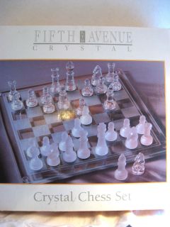 CHESS SET.FIFTH AVENUE CRYSTALFROSTED AND CLEAR GLASS14 SQ 