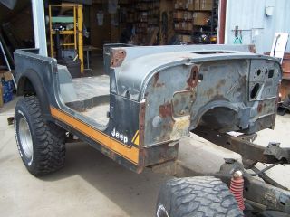Body and Tub Assembly, 1976 1986 Jeep CJ7, USED (Fits Jeep)
