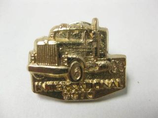 Vintage International 9370 Truck Gold Tone Lapel Hat Pin