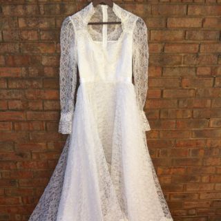 Vintage Lace Wedding Dress  Size Small   Ready To Wear   Victorian 
