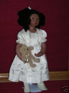 DELTON PRODUCTS CORP. AFRICAN AMERICAN HALLE PORCELIAN DOLL 22