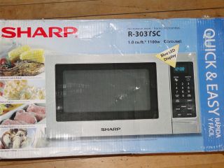 Sharp 1.0 cu ft * 1100w Microwave Oven R 303TSC