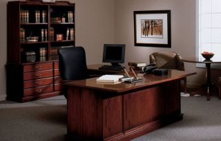   Furniture 2900 Large Executive Desk, Arlington series, Great condition
