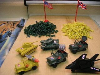 260 ARMY MEN PLAY SET   BRITAIN vs. USA plastic toy soldiers HO size 