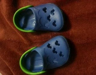 Crocs with Mickey Mouse pattern. Blue and green. Size 4/5