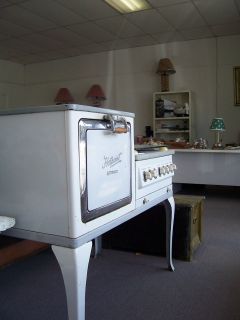 vintage hotpoint stove in Ranges & Stoves