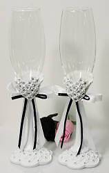   White Flowered Heart Toasting Flutes Glasses Wedding Party Decoration