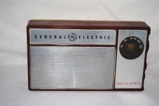 Vintage 1960s General Electric Solid State Am Radio Pocket Size P1760 