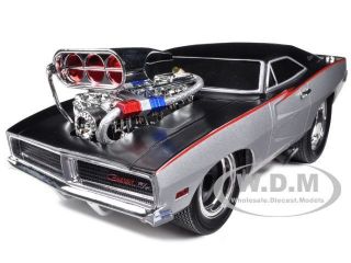 1969 DODGE CHARGER SILVER/BLACK MUSCLE MACHINES 1/18 BY MAISTO 32209