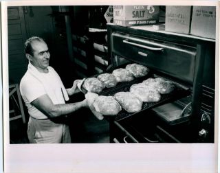 1975 Restaurant Cheff Bakery Bread Loaves Oven Pans Morton Salt Box 
