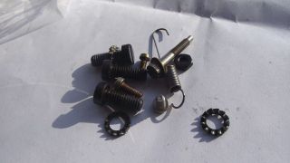 E67) Bernina record 830 sewing machine parts screws