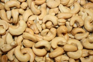cashews in Fruits, Nuts & Seeds