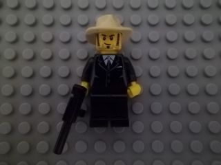 LEGO MINIFIGURES NEW GANGSTER/ MOB BOSS + TOMMY GUN