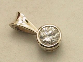 9ct 9k Yellow Gold 1/2 carat Diamond Single Stone Pendant With Chain