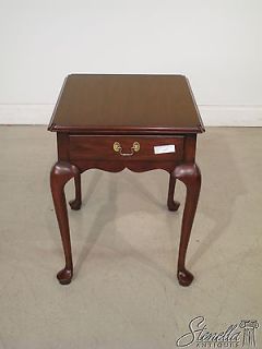 19615: HENKEL HARRIS Cherry Queen Anne 1 Drawer End Table