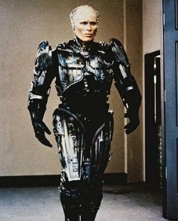 Peter Weller as Robocop in suit but without helmet RoboCop 24X30 