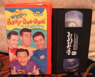   HOOP DEE DOO Vhs Video Clamshell 16 Songs 55 Minutes A Wiggly Party