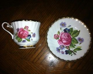 Royal Ardalt Tea Cup and Saucer Bone China Made in ngland Red Flowers 