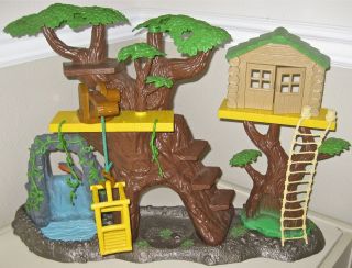 Animal Planet Super Treehouse Playset *INCOMPLETE