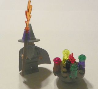 LEGO Lord of The Rings Gandalf W/Fire Staff & Potion Table New 10LG34