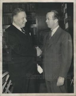   Photo Mart President Del Kroehler Furniture Company Lawrence Whiting