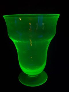   GREEN FOOTED TWISTED OPTIC SPIRAL GLASS VASE VASELINE URANIUM UV