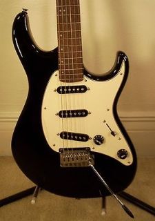 Cort G 200 Electric Guitar with Access Gigbag