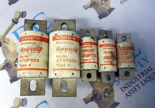 GOULD SHAWMUT A70P300 300 AMP AND OTHER MISC. FUSES LOT OF 5