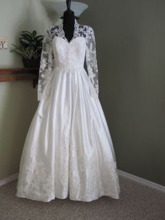 kate middleton wedding dress in Clothing, 