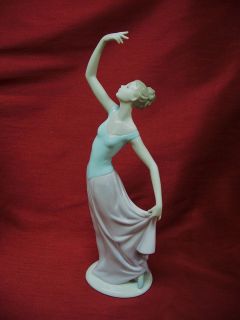 AUTHORIZED RETAILER Nao Porcelain Figurine THE DANCE IS OVER elegant 