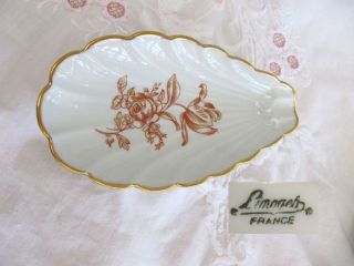 LOVELY LIMOGES SHELL STYLE PLATE W/ GOLD TRIM & ROSES