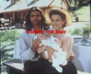 JANE SEYMOUR * JOE LANDO * HOLDING BABY Dr Quinn * Photo 5H 542c