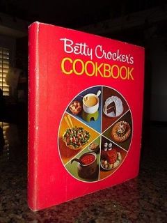 Vintage Betty Crockers 5 Ring Binder [Red Pie] Cookbook ©1969 (1974)
