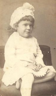CDV PHOTO BEAUTIFUL LITTLE VICTORIAN GIR IN ALL WHITE OUTFIT FANCY HAT