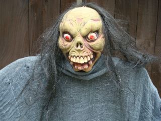   Monster Evil Creature Scary Halloween Party Prop Haunted Decoration