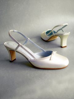 Grazia Natalie slingback bridal shoe with bow on rounded toe