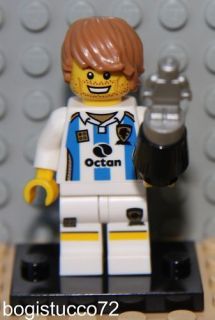 Lego Minifigures Series 4 Soccer Player ★ 8804 Minifigure NEW