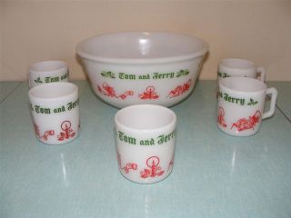 HAZEL ATLAS TOM AND JERRY 9 BOWL WITH 5 MUGS MILK GLASS HOLIDAY WHITE 