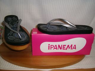 Grendene Ipanema ladies toe post flip flop sandals Black/Silver 