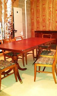 ANTIQUE DUNCAN PHYFE DINING TABLE WITH 6 CHAIRS AND 1 LEAF CIRCA 1930 