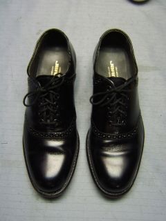 Pair of very gently used Jarman Black Leather Mens Dress Shoes size 8D 