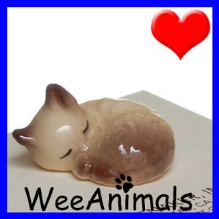 Hagen Renaker Cat Kitten Siamese Asleep Miniature Figurine Wee Animal 