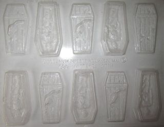 h26 skeleton in coffin rat 3d halloween chocolate mould time