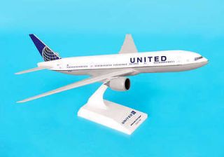 Skymarks Model United Airline (New Logo) 777 200 1/200 Scale comes 