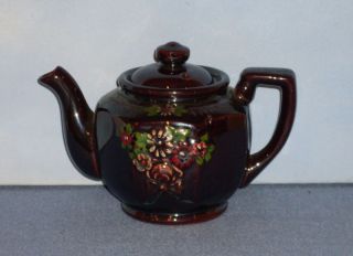 vintage ceramic tea pot in Pottery & China