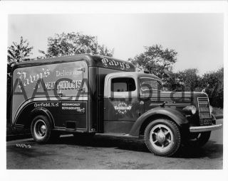   Model EE Butchers Refrigerated Van, Truck, Factory Photo (Ref. #55606